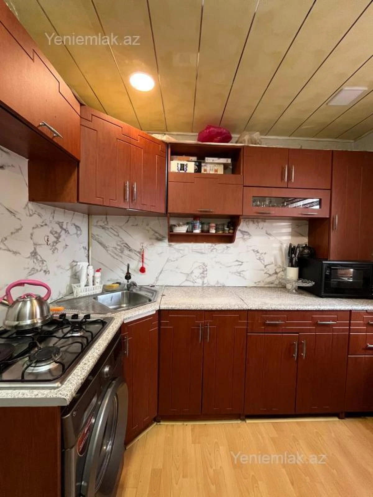 Satılır 4 otaqlı köhnə tikili 90 m²