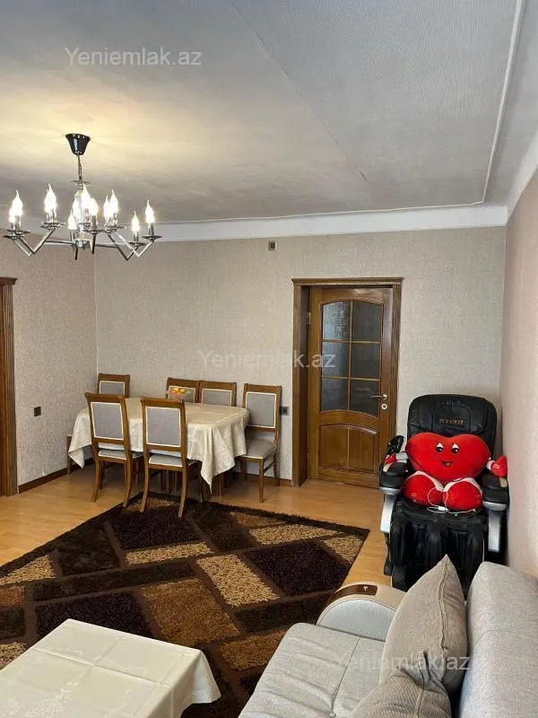 Satılır 4 otaqlı köhnə tikili 90 m²