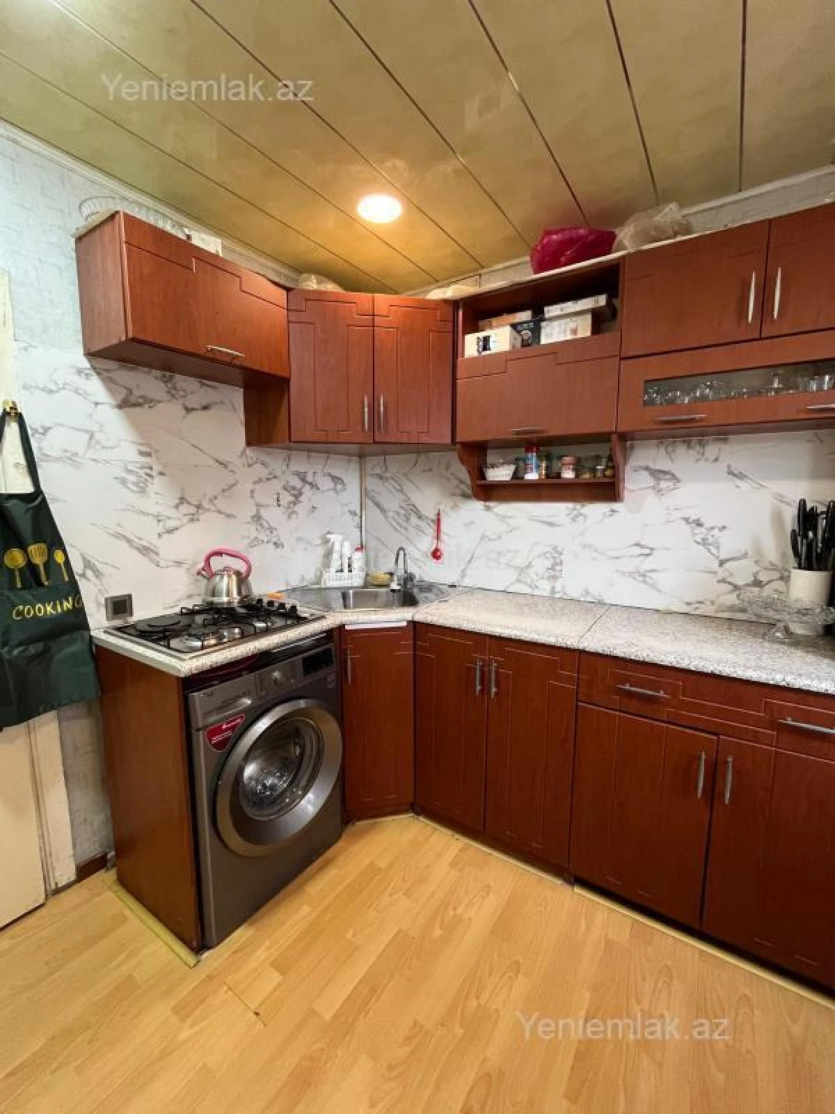 Satılır 4 otaqlı köhnə tikili 90 m²