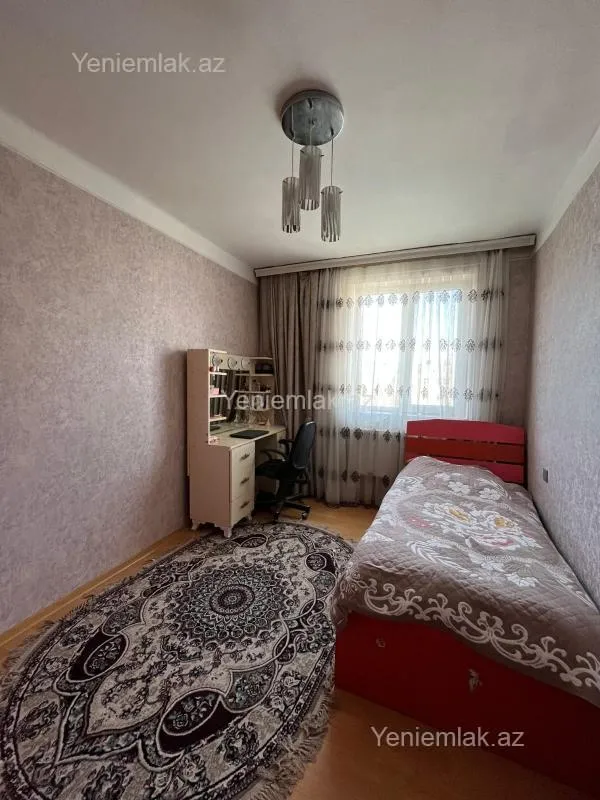 Satılır 4 otaqlı köhnə tikili 90 m²