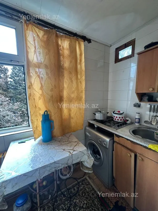 Satılır 2 otaqlı köhnə tikili 40 m²