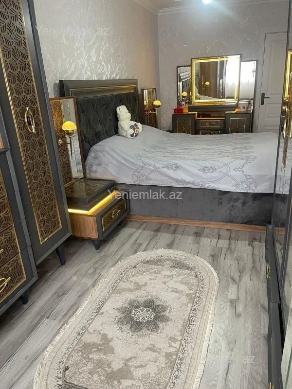 Satılır 4 otaqlı köhnə tikili 105 m²