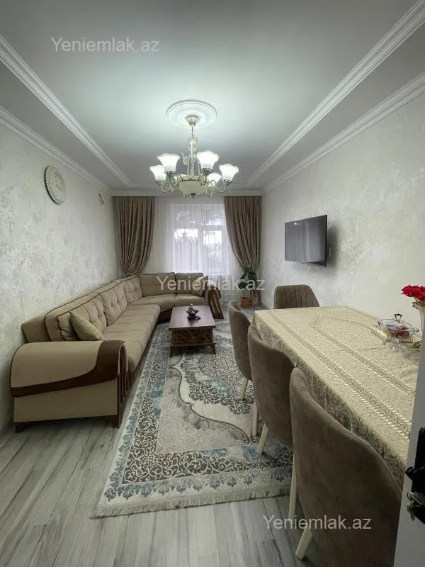 Satılır 4 otaqlı köhnə tikili 105 m²