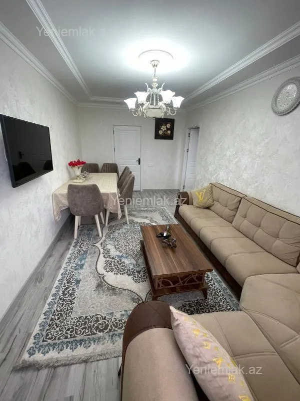 Satılır 4 otaqlı köhnə tikili 105 m²
