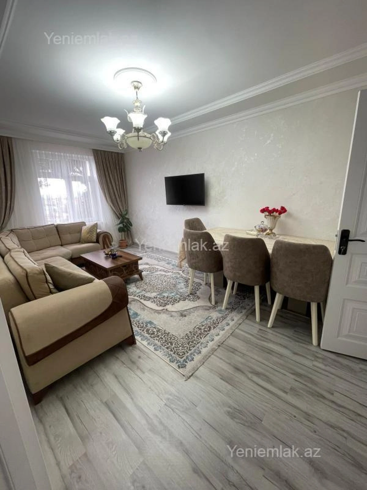 Satılır 4 otaqlı köhnə tikili 105 m²