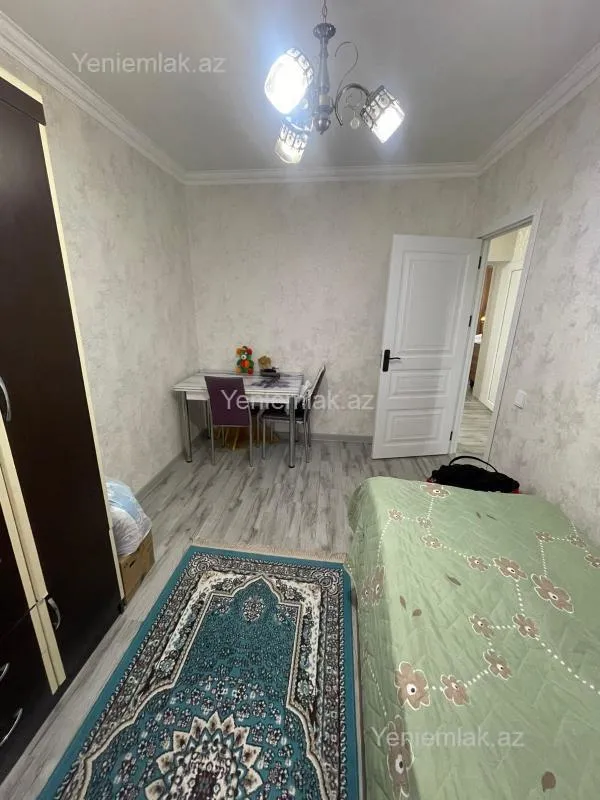 Satılır 4 otaqlı köhnə tikili 105 m²