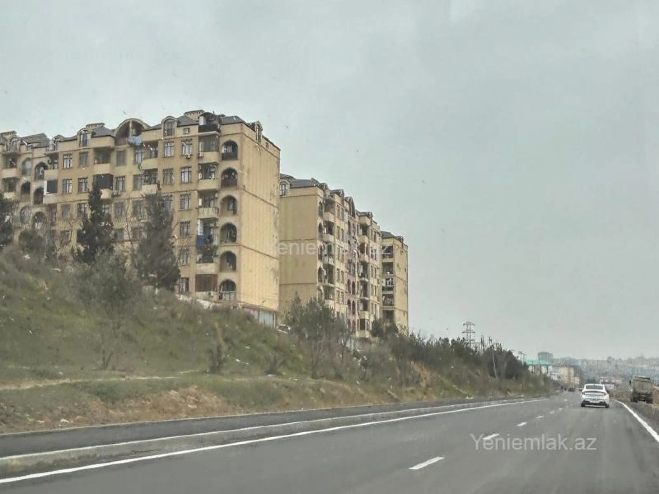 Satılır 2 otaqlı yeni tikili 70 m²