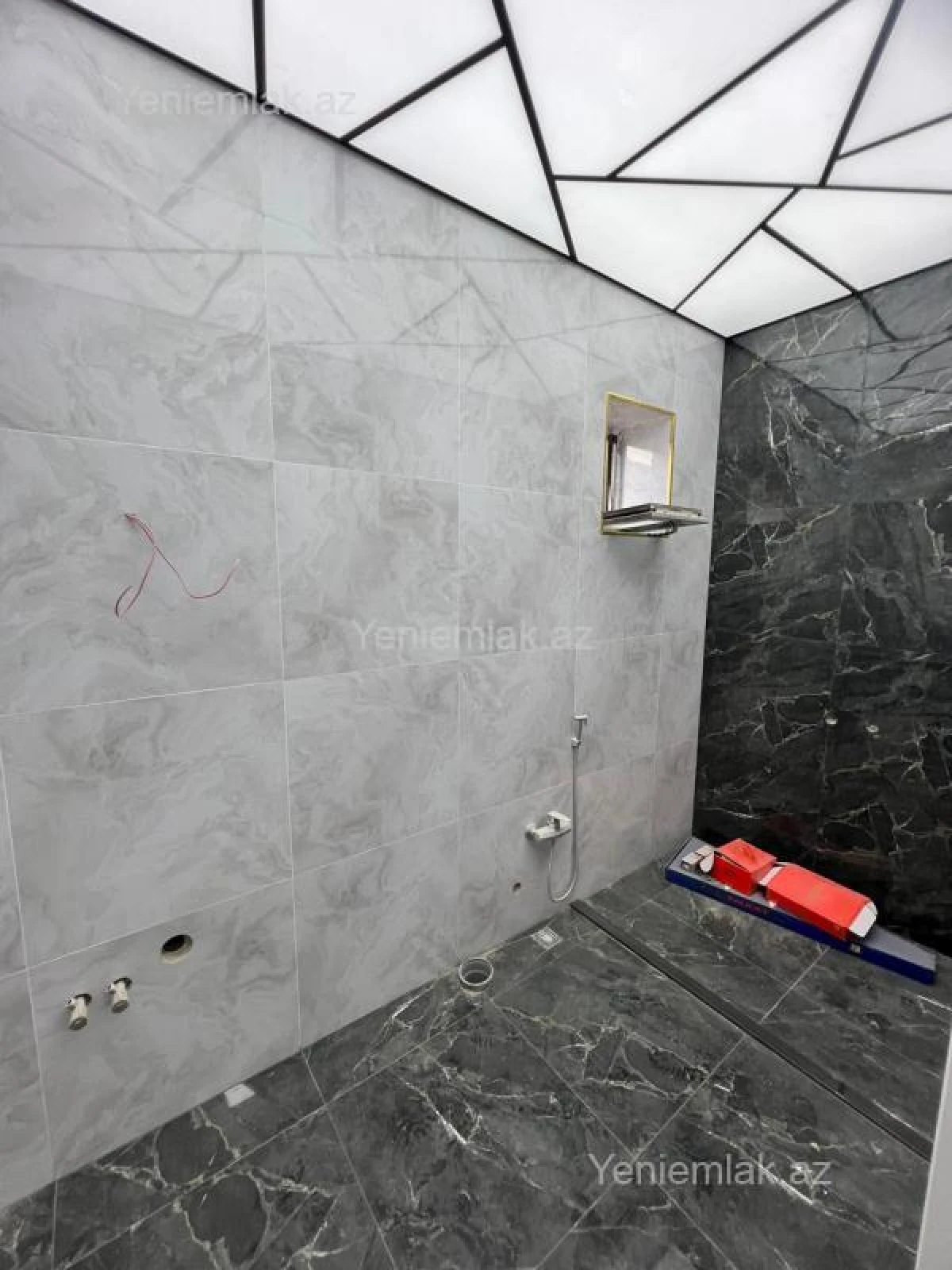 Satılır 6 otaqlı həyət evi 200 m²