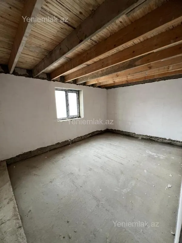 Satılır 6 otaqlı həyət evi 200 m²