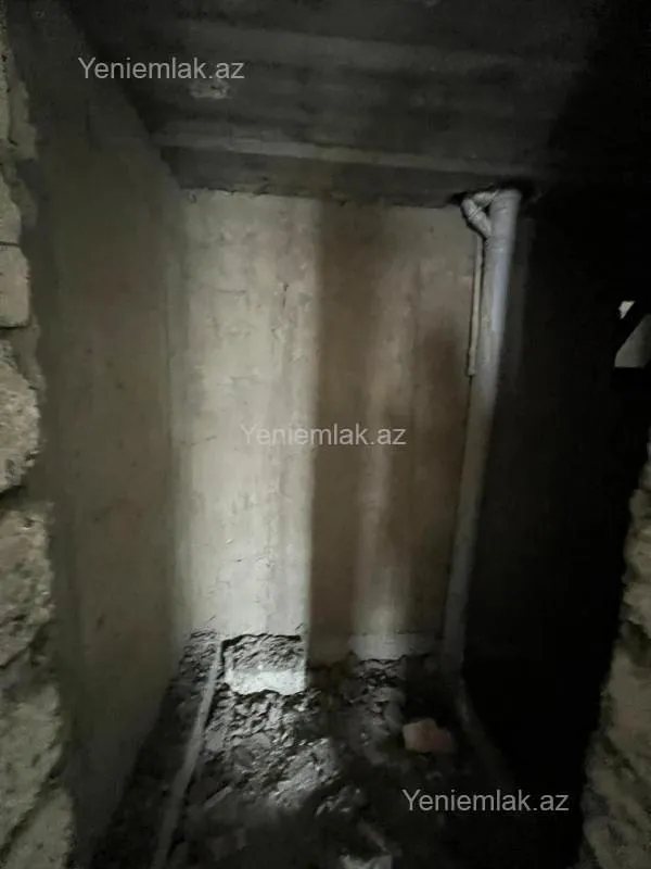 Satılır 6 otaqlı həyət evi 200 m²