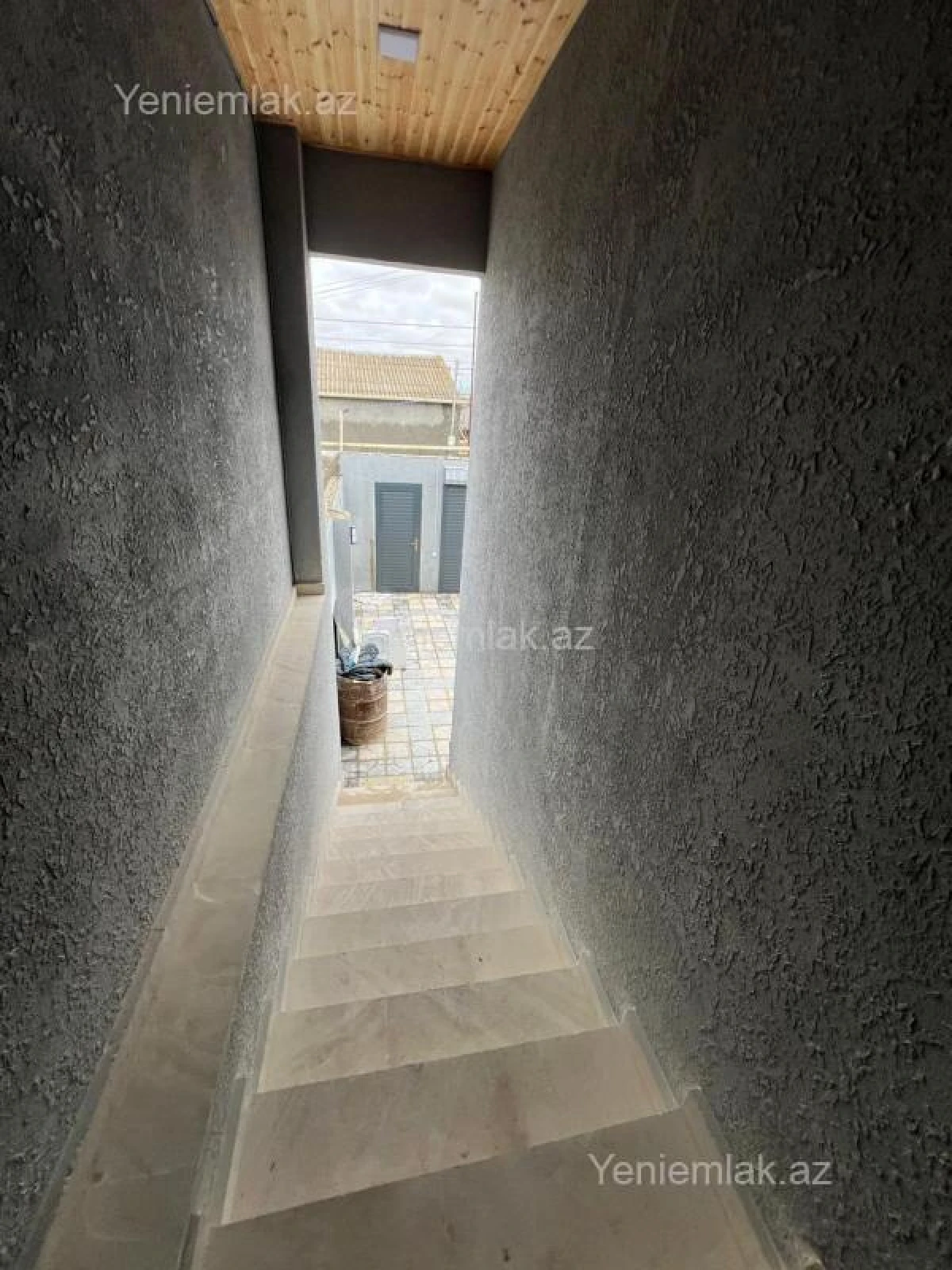 Satılır 6 otaqlı həyət evi 200 m²