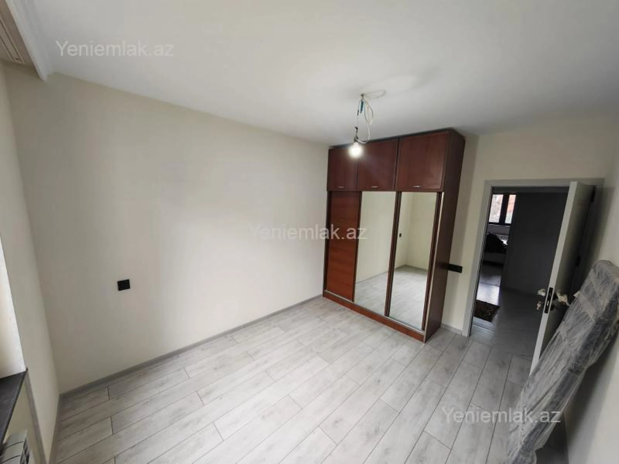 Satılır 3 otaqlı köhnə tikili 76 m²
