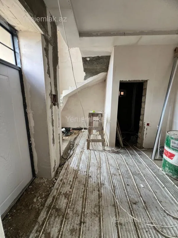 Satılır 4 otaqlı həyət evi 190 m²