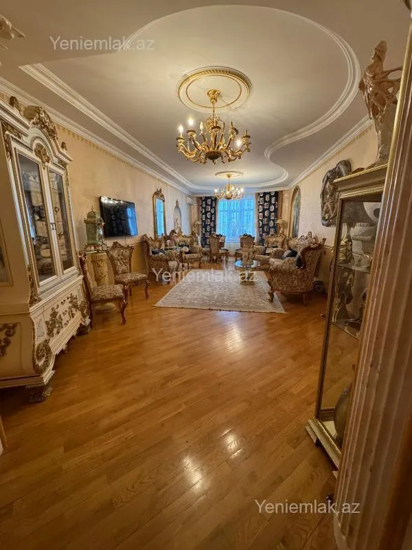 Satılır 4 otaqlı yeni tikili 185 m²