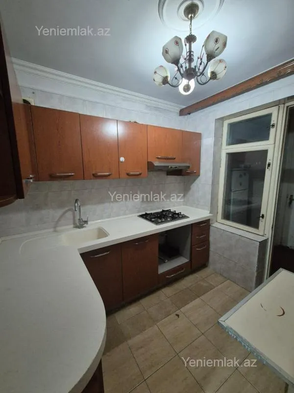 Satılır 3 otaqlı köhnə tikili 70 m²