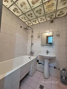 Satılır 3 otaqlı köhnə tikili 70 m²