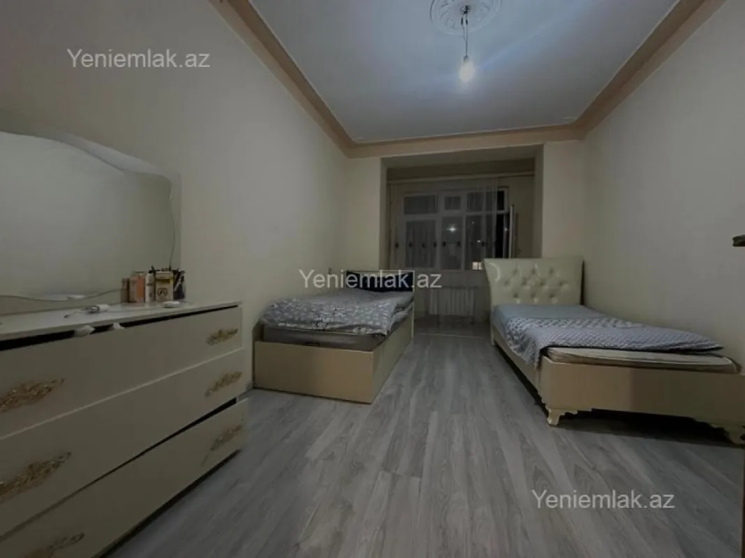 Satılır 3 otaqlı köhnə tikili 76 m²