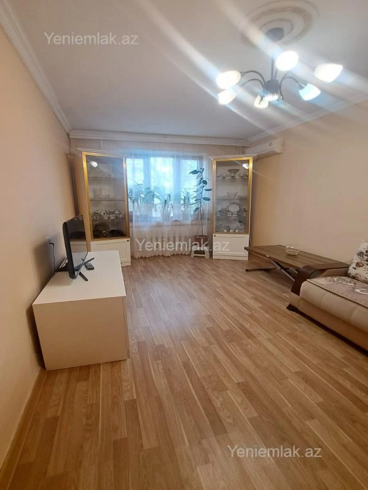 Satılır 3 otaqlı köhnə tikili 75 m²