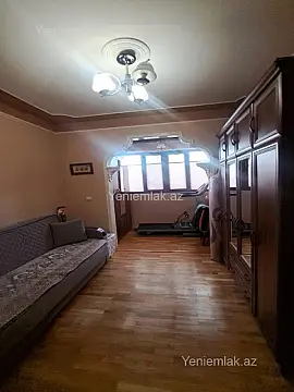 Satılır 3 otaqlı köhnə tikili 75 m²