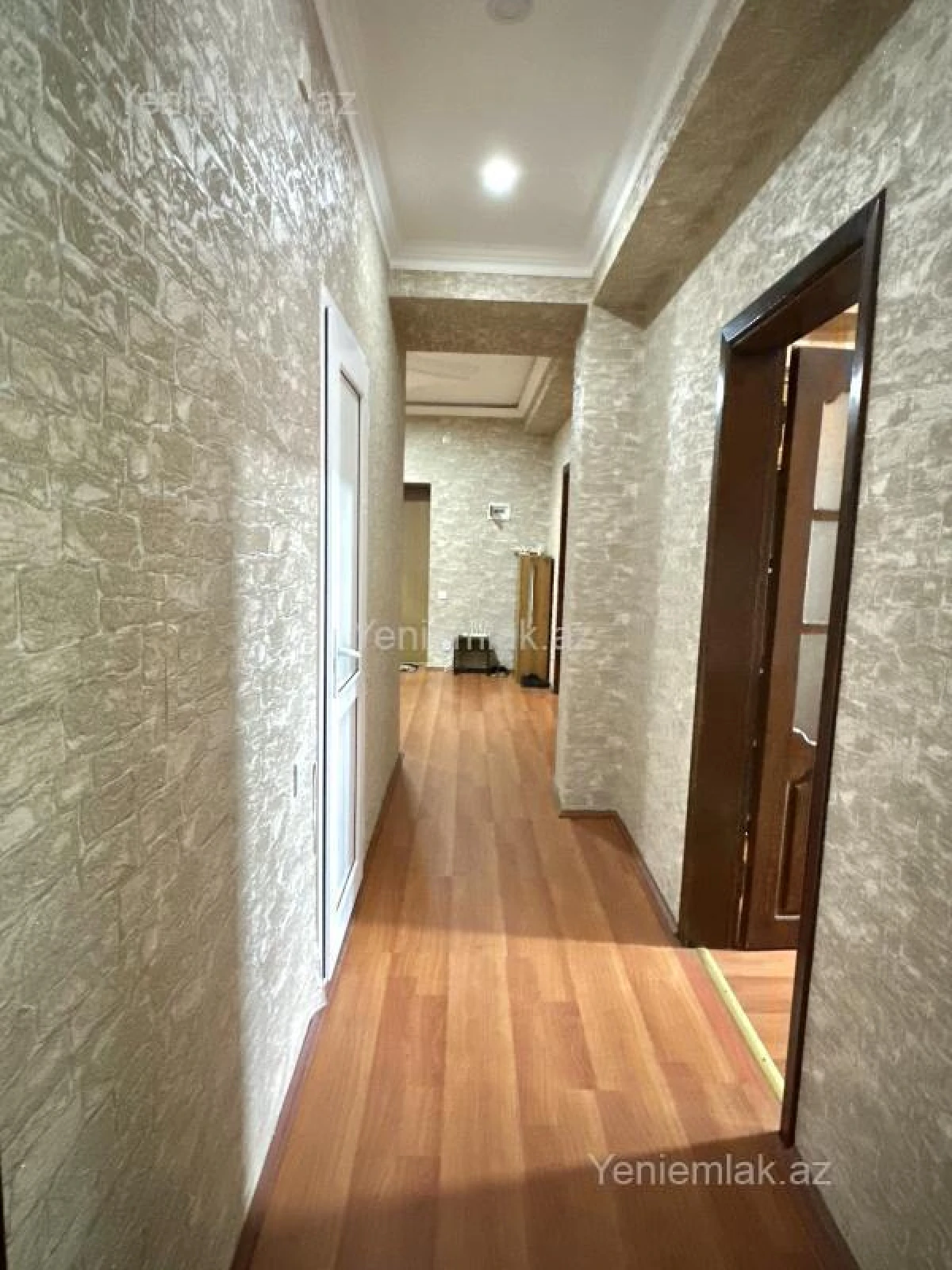 Satılır 2 otaqlı yeni tikili 93 m²