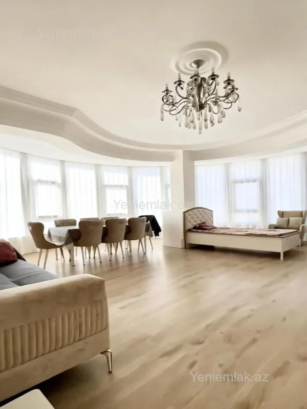 Satılır 3 otaqlı yeni tikili 135 m²