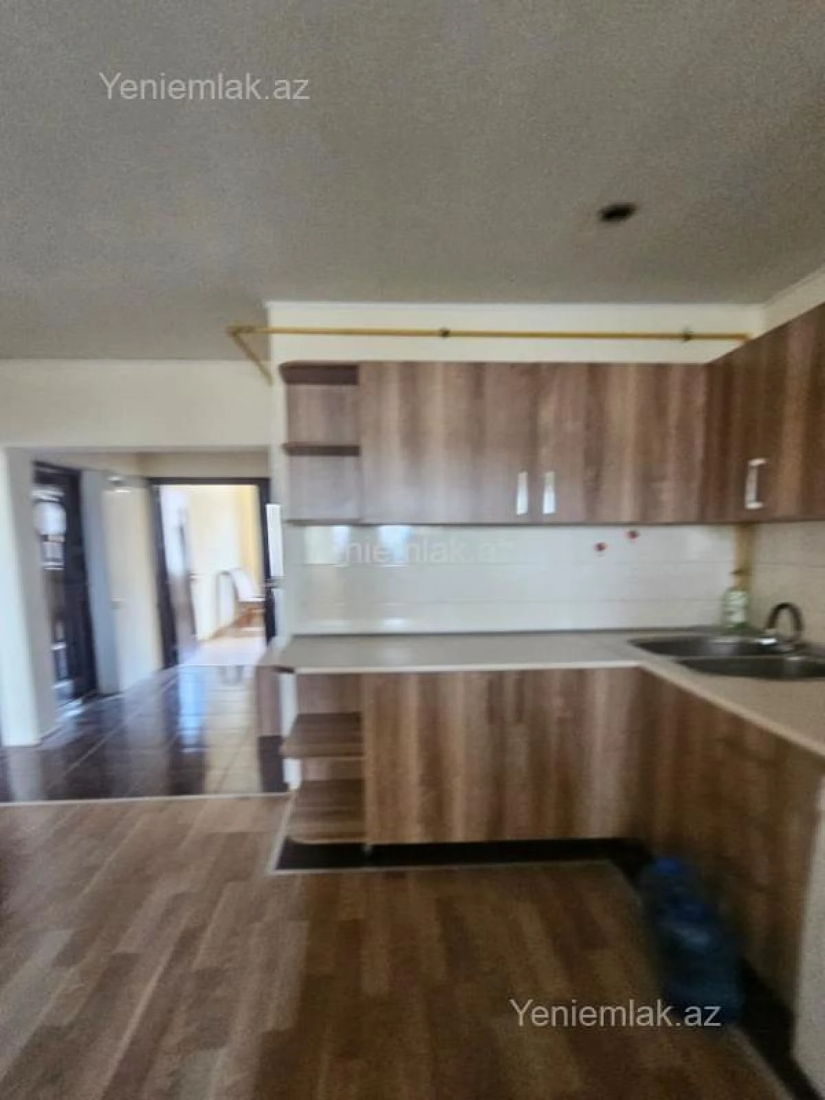 Satılır 2 otaqlı köhnə tikili 55 m²