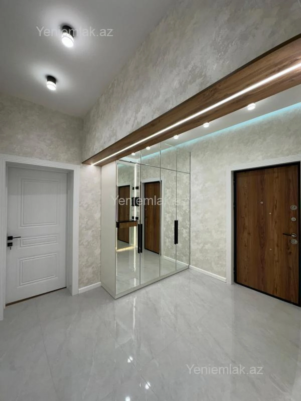 Satılır 3 otaqlı yeni tikili 80 m²
