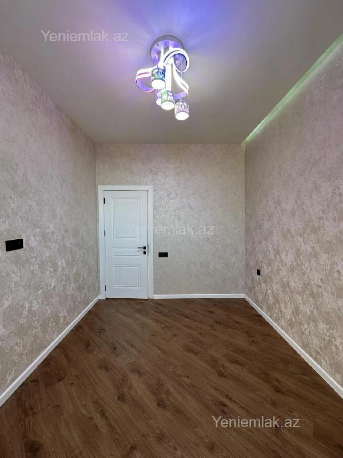 Satılır 3 otaqlı yeni tikili 80 m²
