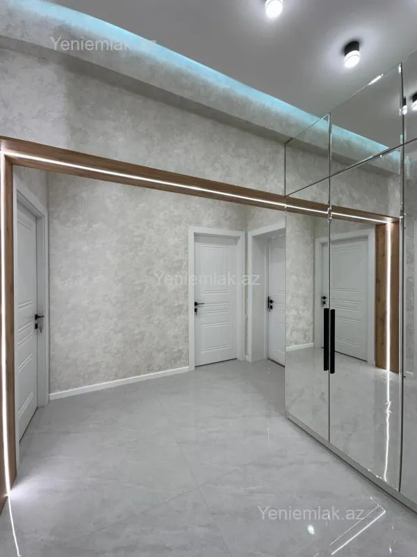 Satılır 3 otaqlı yeni tikili 80 m²