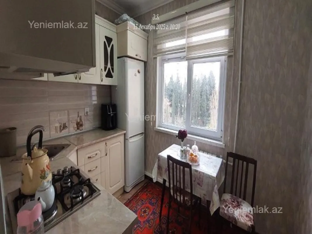 Satılır 1 otaqlı köhnə tikili 42 m²