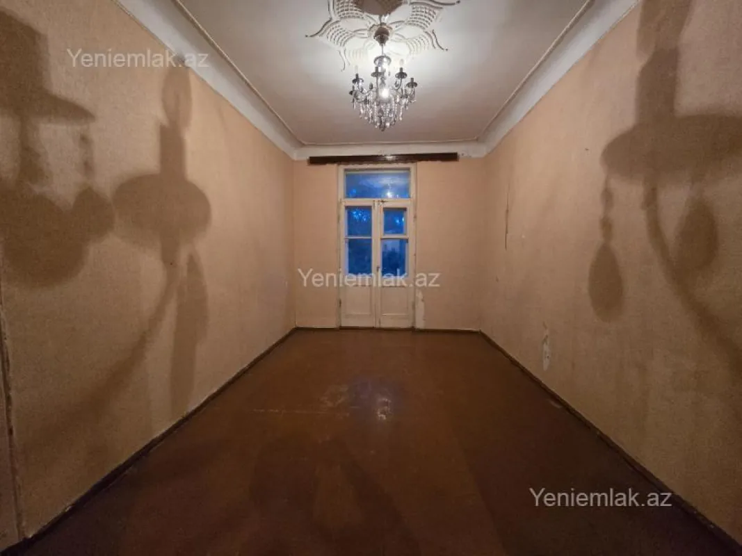Satılır 3 otaqlı köhnə tikili 87 m²