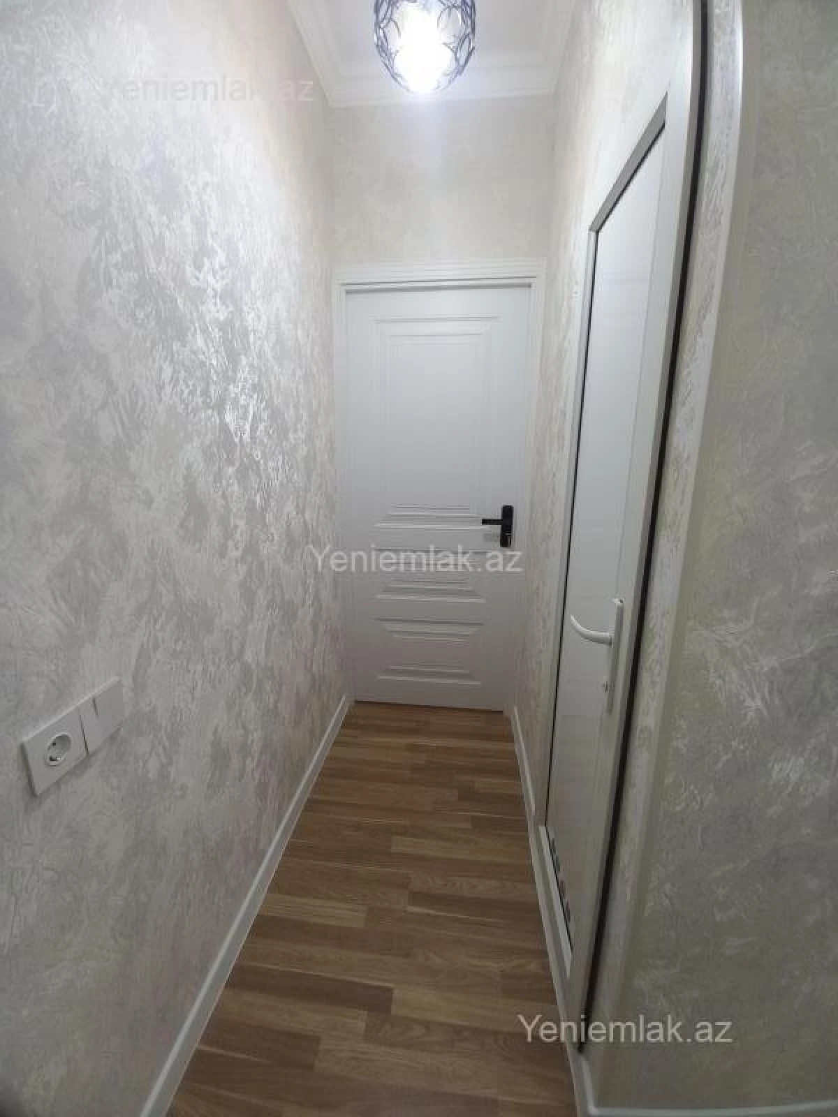 Satılır 1 otaqlı köhnə tikili 45 m²