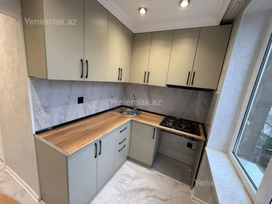 Satılır 2 otaqlı köhnə tikili 55 m²