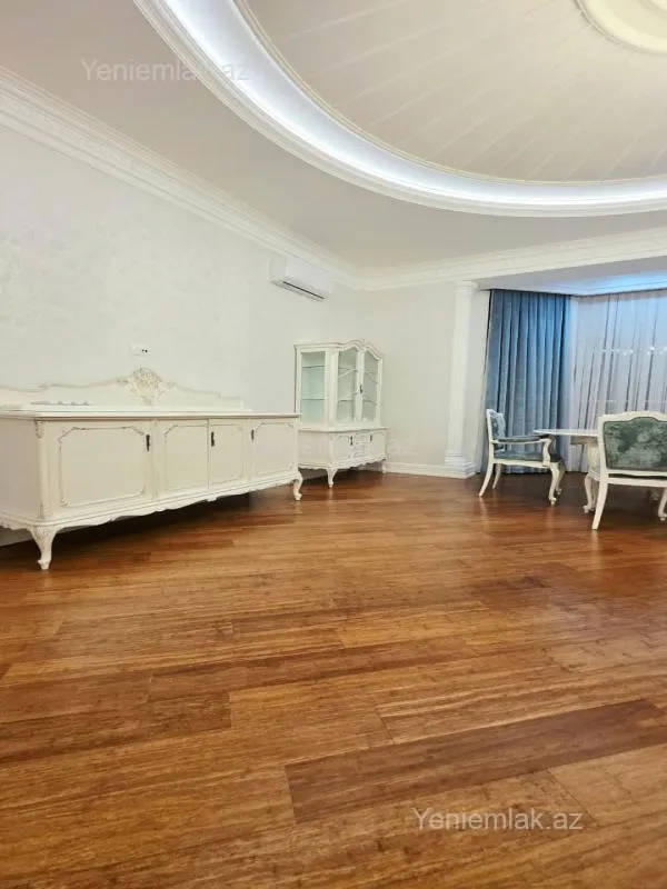 Satılır 4 otaqlı yeni tikili 211 m²