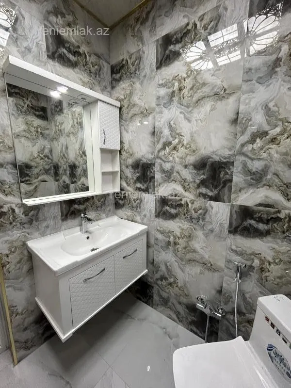 Satılır 7 otaqlı həyət evi 200 m²