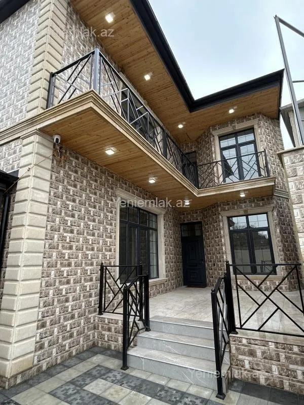 Satılır 7 otaqlı həyət evi 200 m²