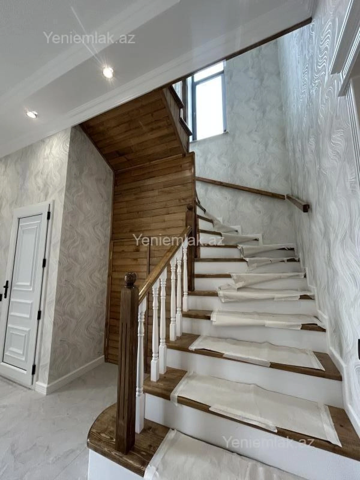 Satılır 7 otaqlı həyət evi 200 m²