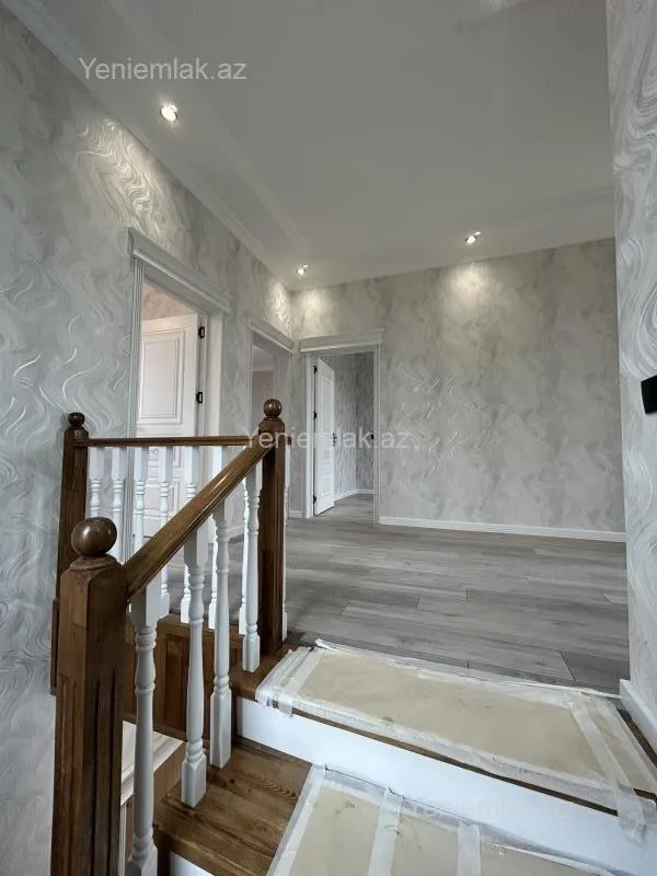Satılır 7 otaqlı həyət evi 200 m²