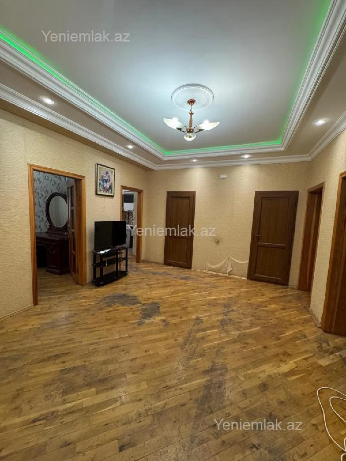 Satılır 3 otaqlı yeni tikili 135 m²