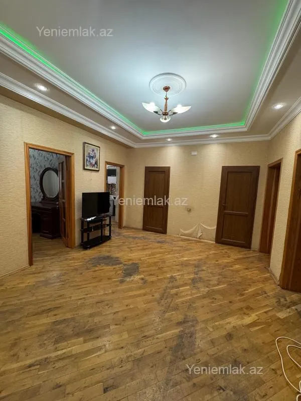 Satılır 3 otaqlı yeni tikili 135 m²