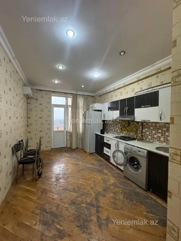Satılır 3 otaqlı yeni tikili 135 m²