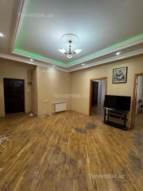 Satılır 3 otaqlı yeni tikili 135 m²