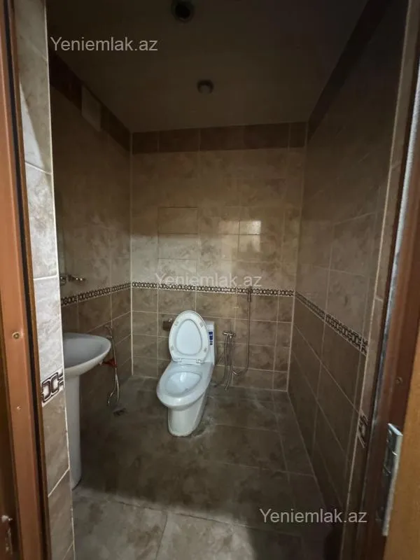 Satılır 3 otaqlı yeni tikili 135 m²