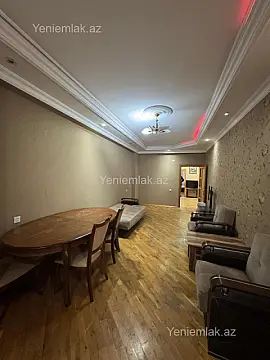 Satılır 3 otaqlı yeni tikili 135 m²