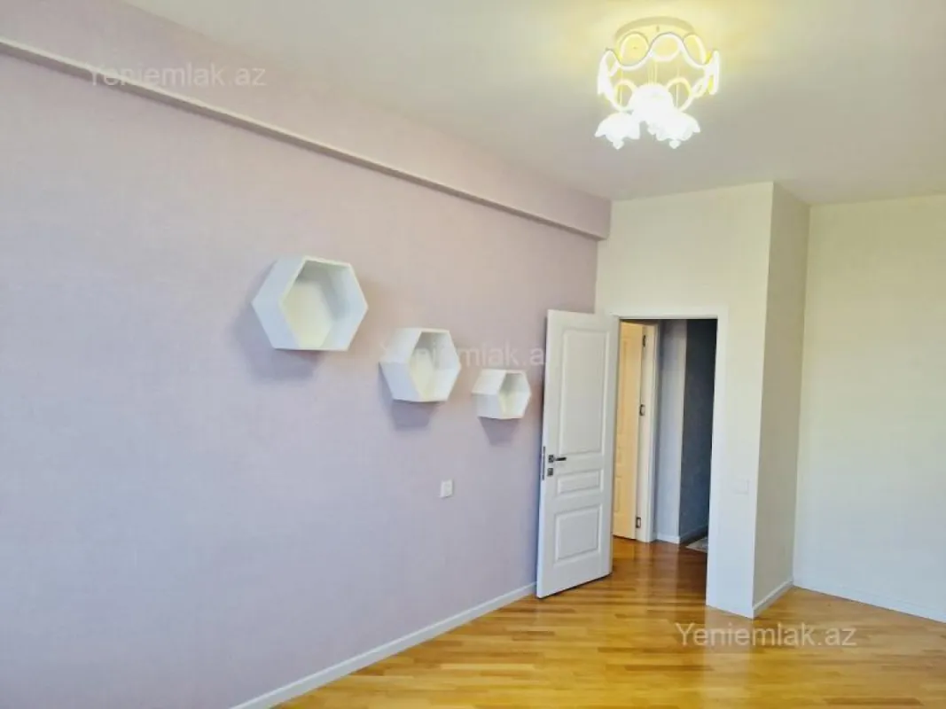 Satılır 3 otaqlı yeni tikili 117 m²