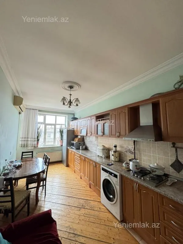 Satılır 4 otaqlı yeni tikili 130 m²