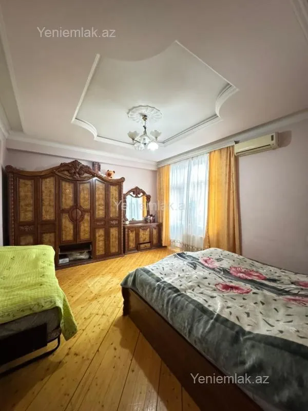 Satılır 4 otaqlı yeni tikili 130 m²