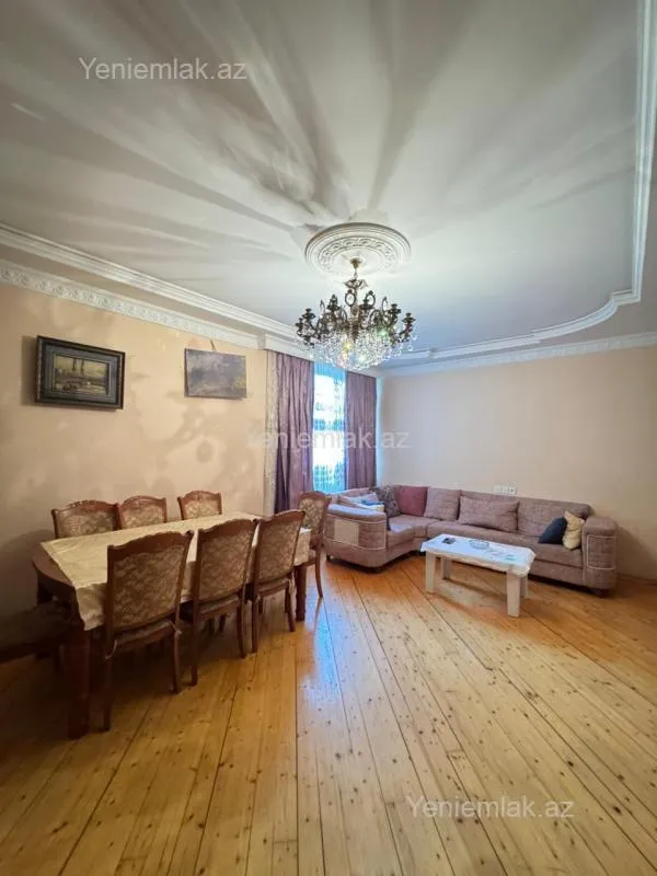 Satılır 4 otaqlı yeni tikili 130 m²