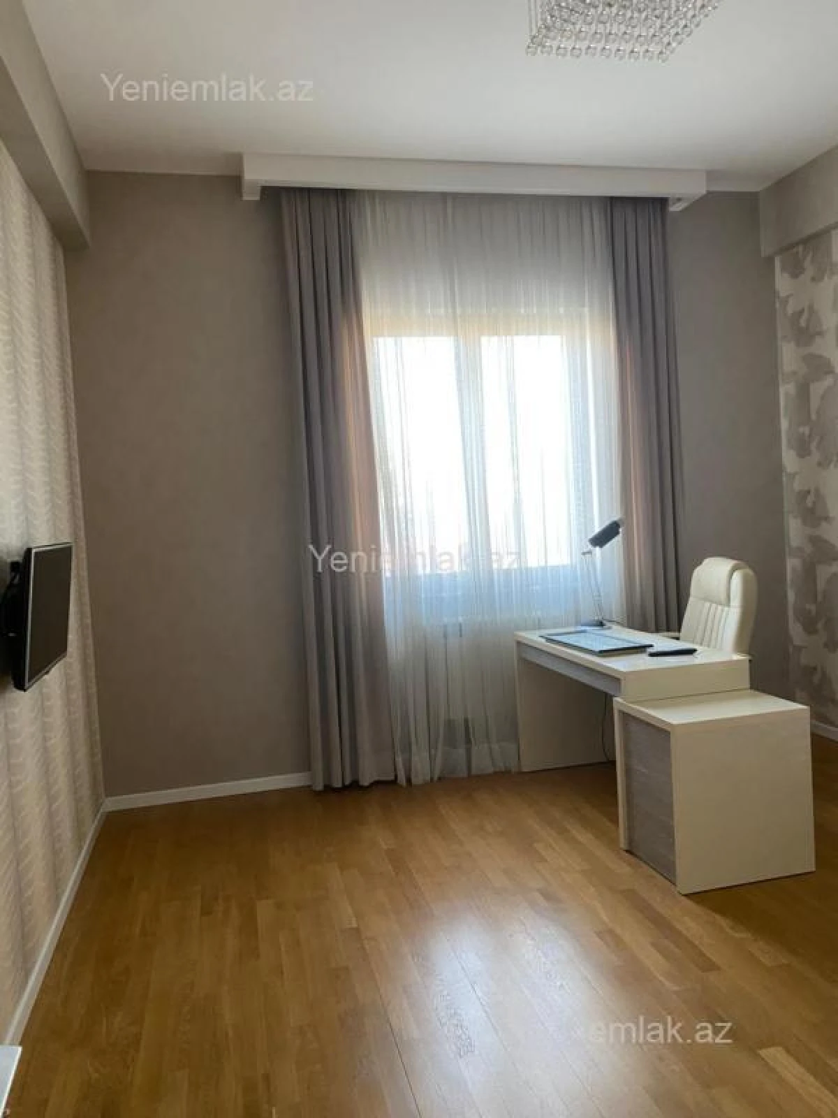 Satılır 4 otaqlı yeni tikili 210 m²