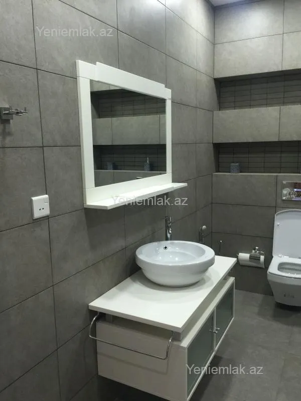 Satılır 4 otaqlı yeni tikili 210 m²
